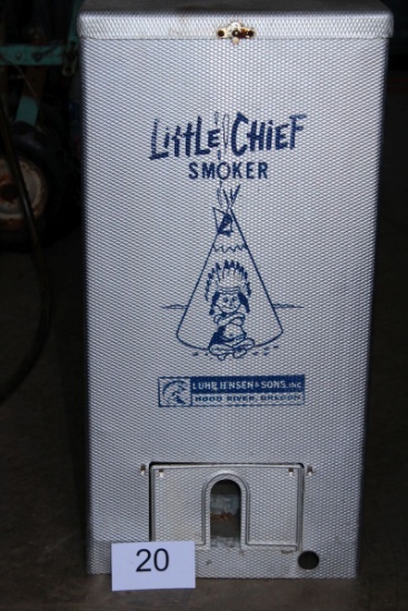 LUHR Metal "Little Chief" Electric Smoker