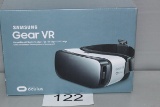 SAMSUNG GEAR VR Powered By Oculus. New in box, compatible with Note 5, S6 edge, S6, S7 and S7 edge.