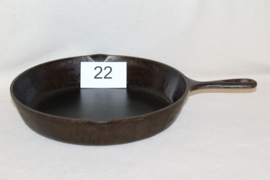 Lodge 12" Cast Iron Double Spout Skillet