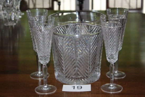 IMPRESSIVE Herringbone Cut Crystal Ice Bucket W/Crystal Flutes