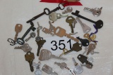Assorted Vintage Keys