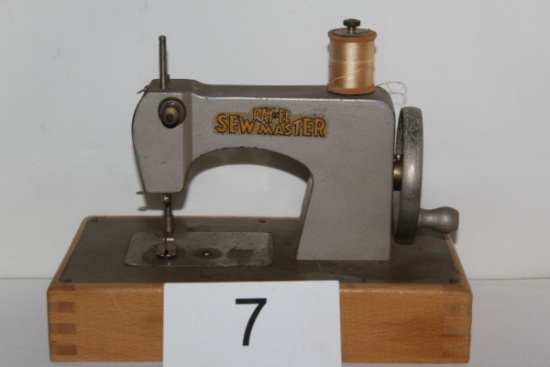 KAY-AN-EE Sewmaster Toy Sewing Machine