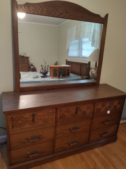 Bassett Triple Dresser With Mirror