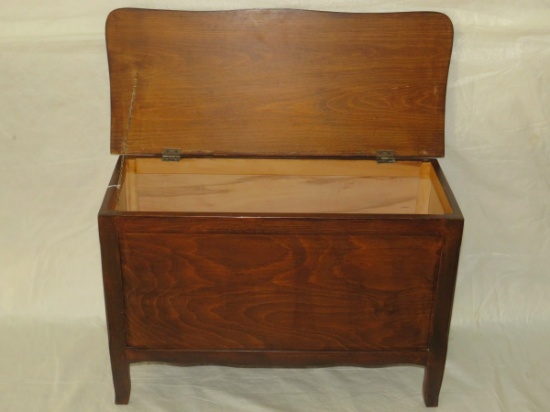 NICE Vintage Solid Wood Footed Chest