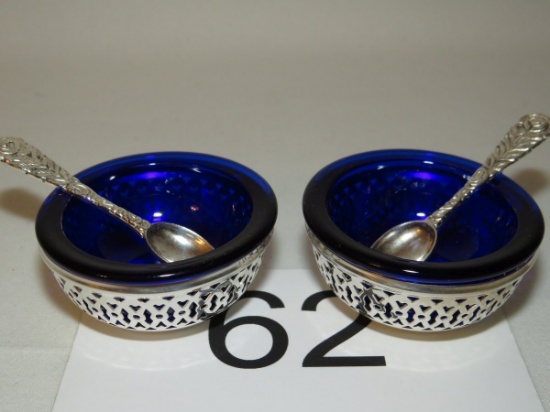 NICE Small Cobalt Blue Glass Salts W/Chrome Finish Open Heart Metal Retainers & Spoon