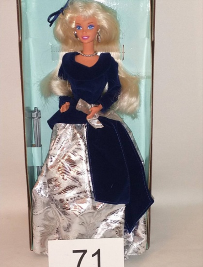 1995 AVON Special Edition "Winter Velvet" Barbie #15571