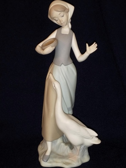 Lladro Retired "Goose Girl" Porcelain Figure H15-0