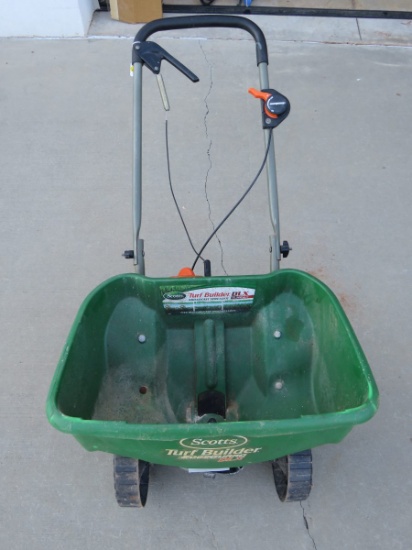 SCOTT'S Turf Builder DLX Broadcast Spreader W/Edgeguard