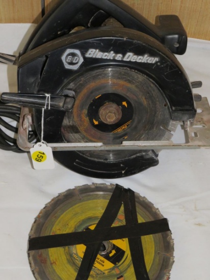 Black & Decker 7 1/4" Circular Saw #7308 W/Blades