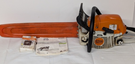 STIHL "Farm Boss" Gas Powered 20" Chainsaw W/Extra Chain & Manual
