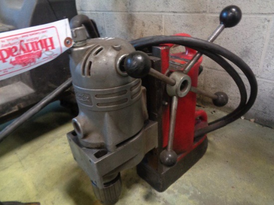 MILWAUKEE Magnetic Drill Press