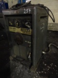 LINCOLN Idealarc TM-300/300 Welder