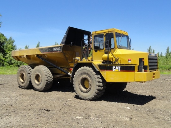 1995 CATERPILLAR Model D250D, 25 Ton, 6x6 Articulated End Dump, s/n 6NG0033