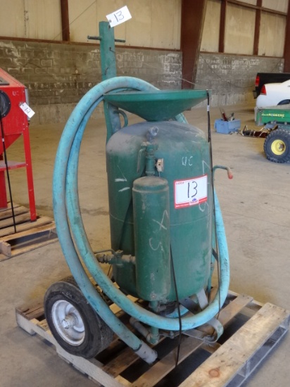 Portable Sandblast Pot, with bull hose (UNION CONCRETE)