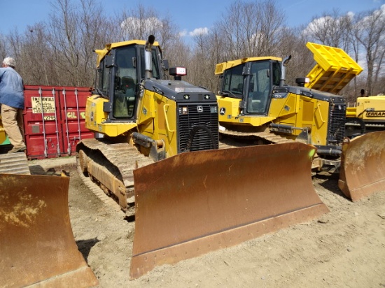 (GIL-103) 2016 JOHN DEERE Model 750K XLT Crawler Tractor, s/n 1T0750KXEGF29