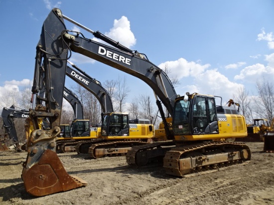 (GIL-084) 2016 JOHN DEERE Model 300G LC Hydraulic Excavator, s/n 1FF300GXCG