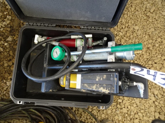 DUALCO Foot Operated Hydraulic Injection Gun
