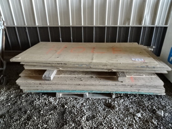 (18+/-) 4'x8' Plywood Sheets
