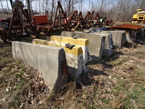 (14) Jersey Barriers