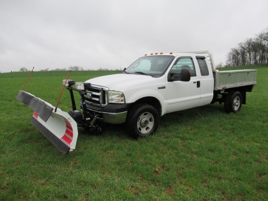 (Unit #PU39) 2007 FORD Model F-250XLT Super Duty 4x4 Extended Cab Flatbed T