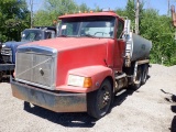 1989 WHITE/GMC Tandem Axle Water Truck, VIN# 4V2VDBRH2KN617367, powered by