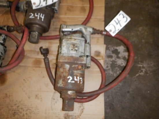 INGERSOLL RAND 1-1/2" Pneumatic Impact Wrench