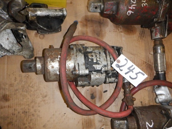 INGERSOLL RAND 1-1/2" Pneumatic Impact Wrench
