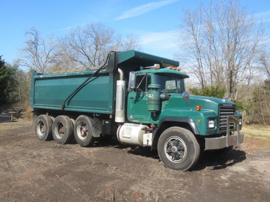 1999 MACK Model RD688S Tri-Axle Dump Truck, VIN# 1M2P267C7XM045155, powered