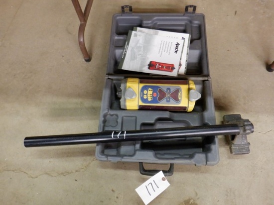 SPECTRA PRECISION LR30 Machine Target, with magnetic pole