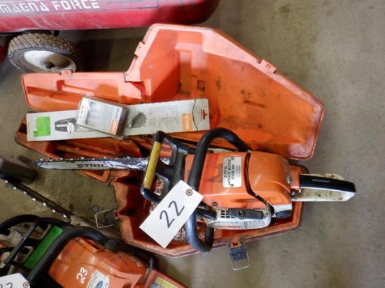 STIHL Wood Boss 028AV Chain Saw (Extra New Bar and Chain)