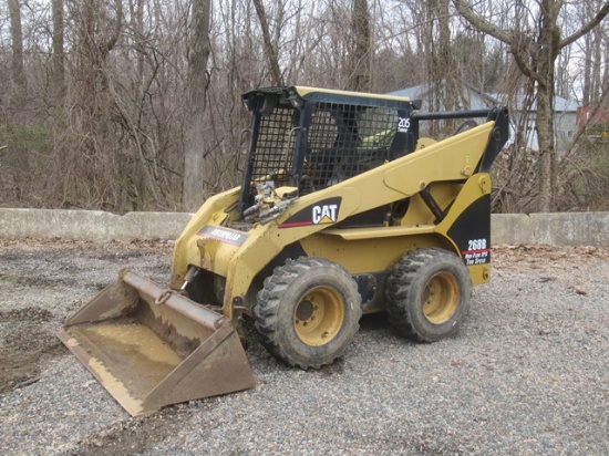 2005 CATERPILLAR Model 268B Skid Steer Loader, s/n LBA00884, powered by Cat