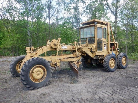 1969 CATERPILLAR Model 120 Motor Grader, s/n 14K1627, powered by Cat 6 cylinder diesel engine and