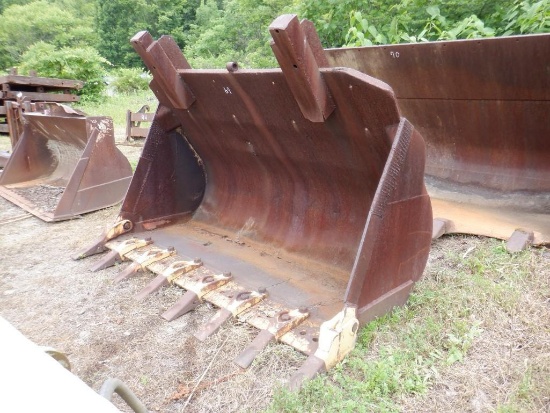 94" Loader Bucket, with teeth (Cat 977)