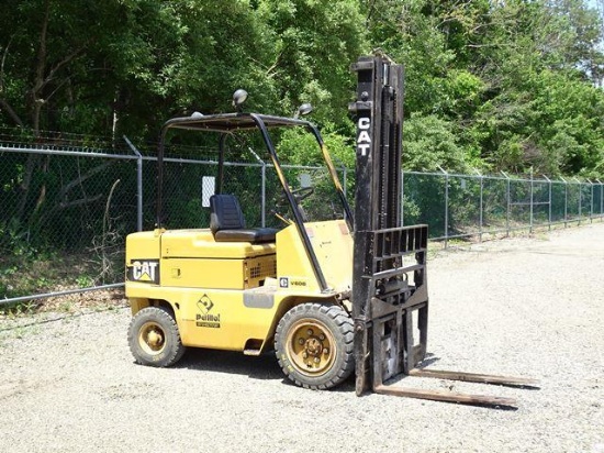 CATERPILLAR Model V60B, 6,000 lb Pneumatic Tired Forklift, s/n 52J438, powered by diesel engine and