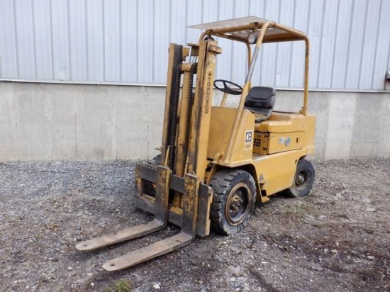 CATERPILLAR Model V60B Pneumatic Tired Forklift, s/n unknown, powered by flathead 6 cylinder gas