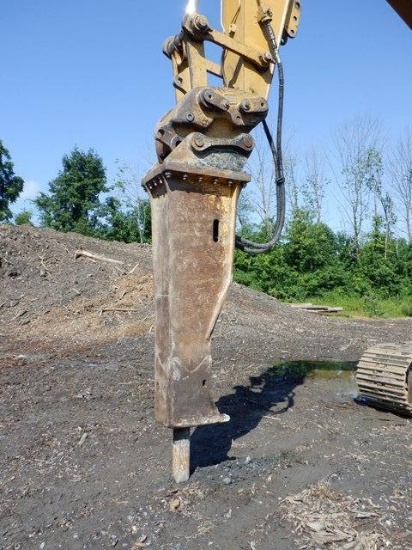 BTI Model TB1680XCQC Hydraulic Hammer, 7,500 ft lb energy class. (Cat 330D/330C/336F) (Purchased