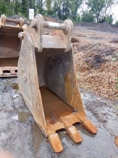 CP 36" Digging Bucket, quick coupler (Cat 330D/336)
