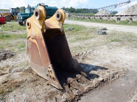 FLECO 36" Digging Bucket, with side cutters, s/n 521817 (Cat 345C)