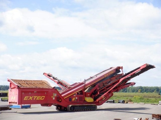 2006 EXTEC Make S5, Model 74.9 Crawler Screening Plant, s/n 10287, powered by Deutz BF4M2012 diesel