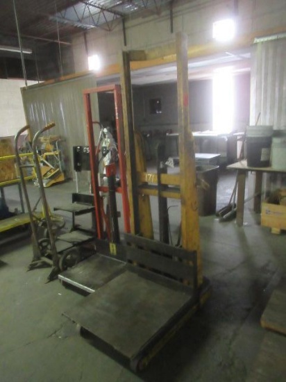 Material Hoist, manual jack