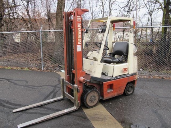 1990 NISSAN Model CPH01A15V, 3,000 lb Solid Tired Forklift, s/n CPH01-920438, powered by 4 cylinder