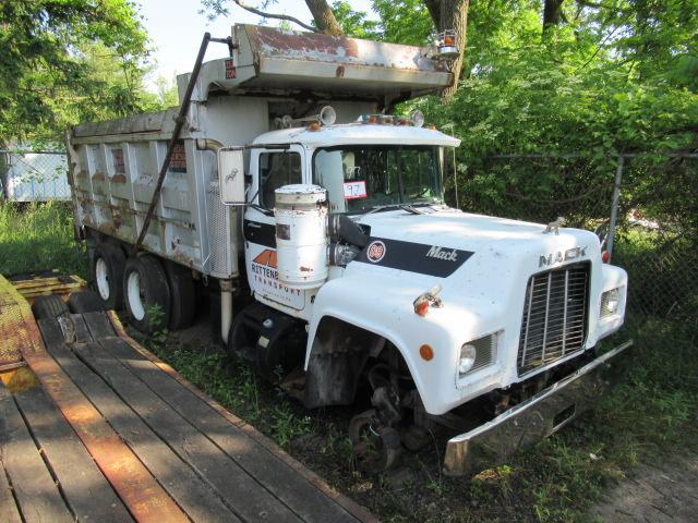 1978 MACK Model RD686S Tandem Axle Dump Truck, | Proxibid