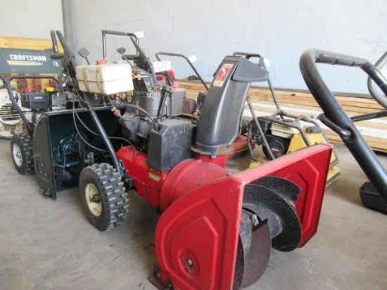 TORO 624, 24", 2-Stage Snow Blower (No Recoil - Engine Turns) (Yard 2)