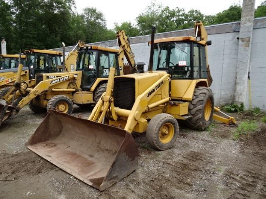 1986 JOHN DEERE Model 410C Tractor Loader Backhoe, s/n 727296, powered by JD diesel engine and