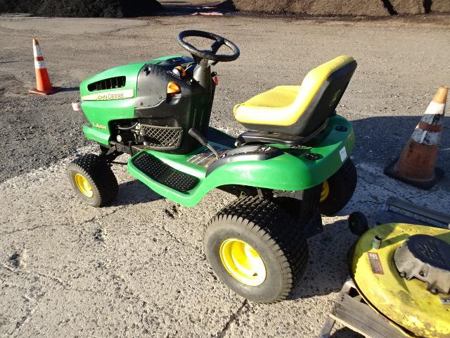 JOHN DEERE LA105 Lawn Tractor, Briggs & Stratton | Proxibid