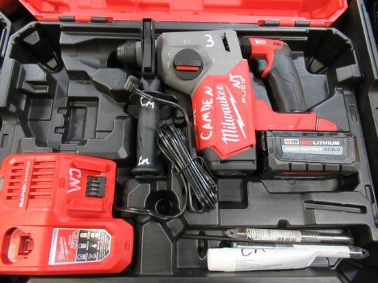 MILWAUKEE M18 Hammer Drill, equipped with battery and charger, 1" SDS plus
