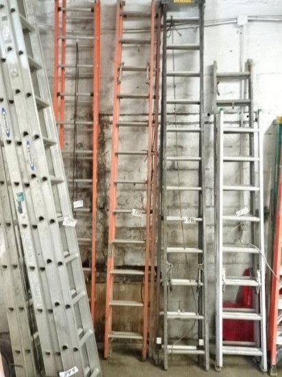 24' Fiberglass Extension Ladder (North Spring Street - Blairsville)