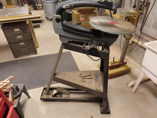 DELTA Q-3, 18" Variable Speed Scroll Saw, s/n K9752, single phase electric, graphite arm, 16"