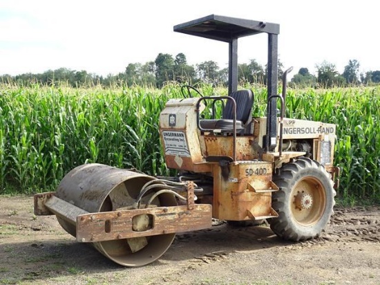 1989 INGERSOLL RAND Model SD-40D Vibratory Compactor, s/n 5501S, powered by JD 4 cylinder diesel