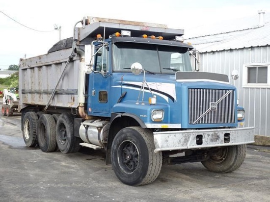 1998 VOLVO Model WG64F Tri-Axle Dump Truck, VIN# 4VHJCBPF4WN863576, powered by Cummins M11, 370HP